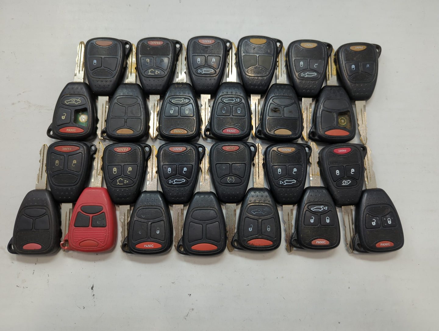 Lot of 25 Dodge Keyless Entry Remote Fob MIXED FCC IDS MIXED PART NUMBERS - Oemusedautoparts1.com