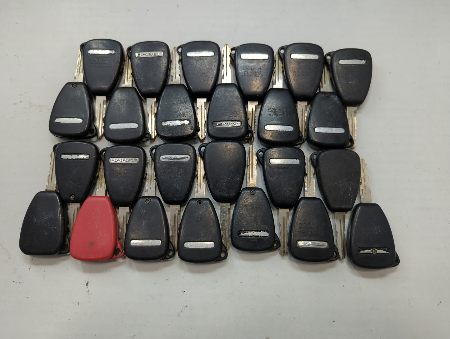 Lot of 25 Dodge Keyless Entry Remote Fob MIXED FCC IDS MIXED PART NUMBERS - Oemusedautoparts1.com