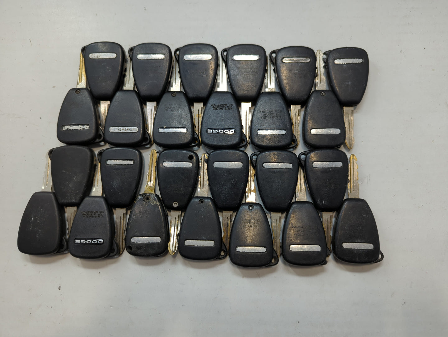 Lot of 25 Dodge Keyless Entry Remote Fob MIXED FCC IDS MIXED PART NUMBERS - Oemusedautoparts1.com