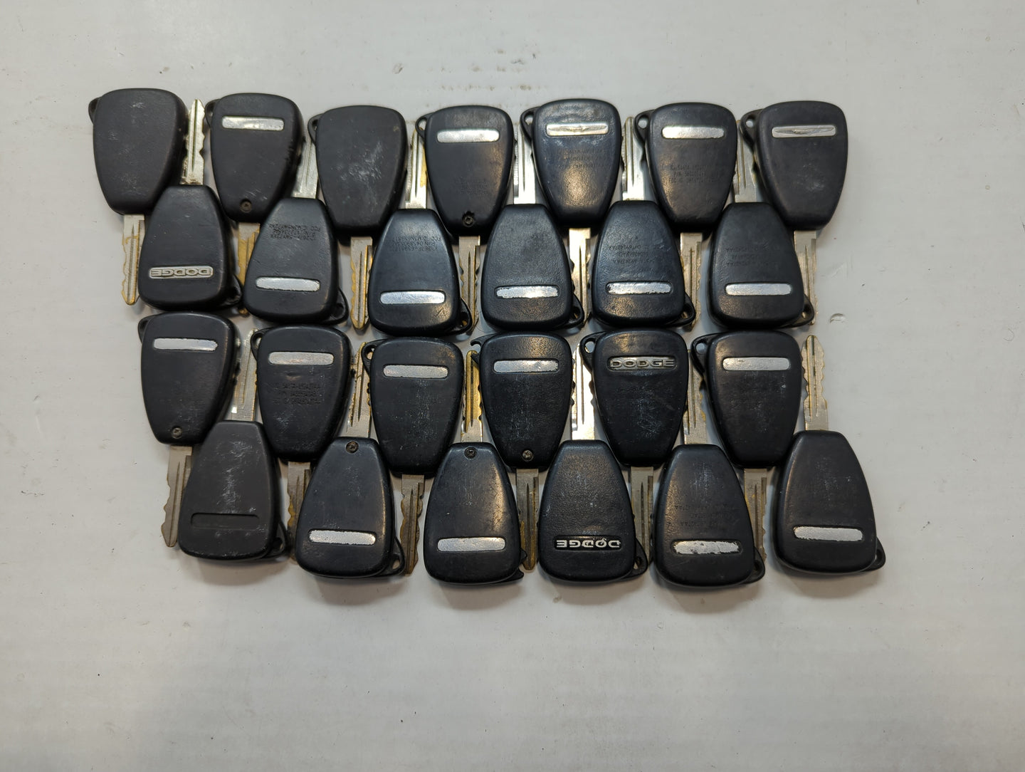Lot of 25 Dodge Keyless Entry Remote Fob MIXED FCC IDS MIXED PART NUMBERS - Oemusedautoparts1.com
