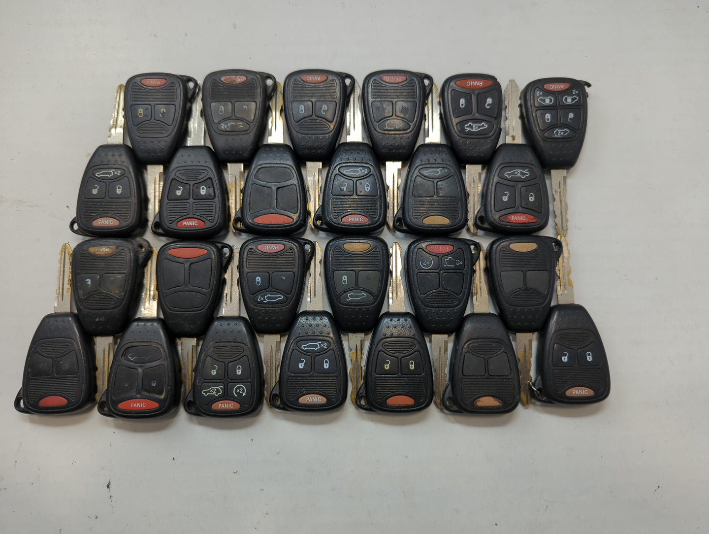 Lot of 25 Dodge Keyless Entry Remote Fob OHT692715AA | M3N5WY72XX MIXED - Oemusedautoparts1.com