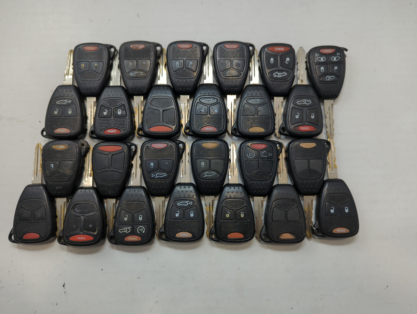 Lot of 25 Dodge Keyless Entry Remote Fob OHT692715AA | M3N5WY72XX MIXED - Oemusedautoparts1.com