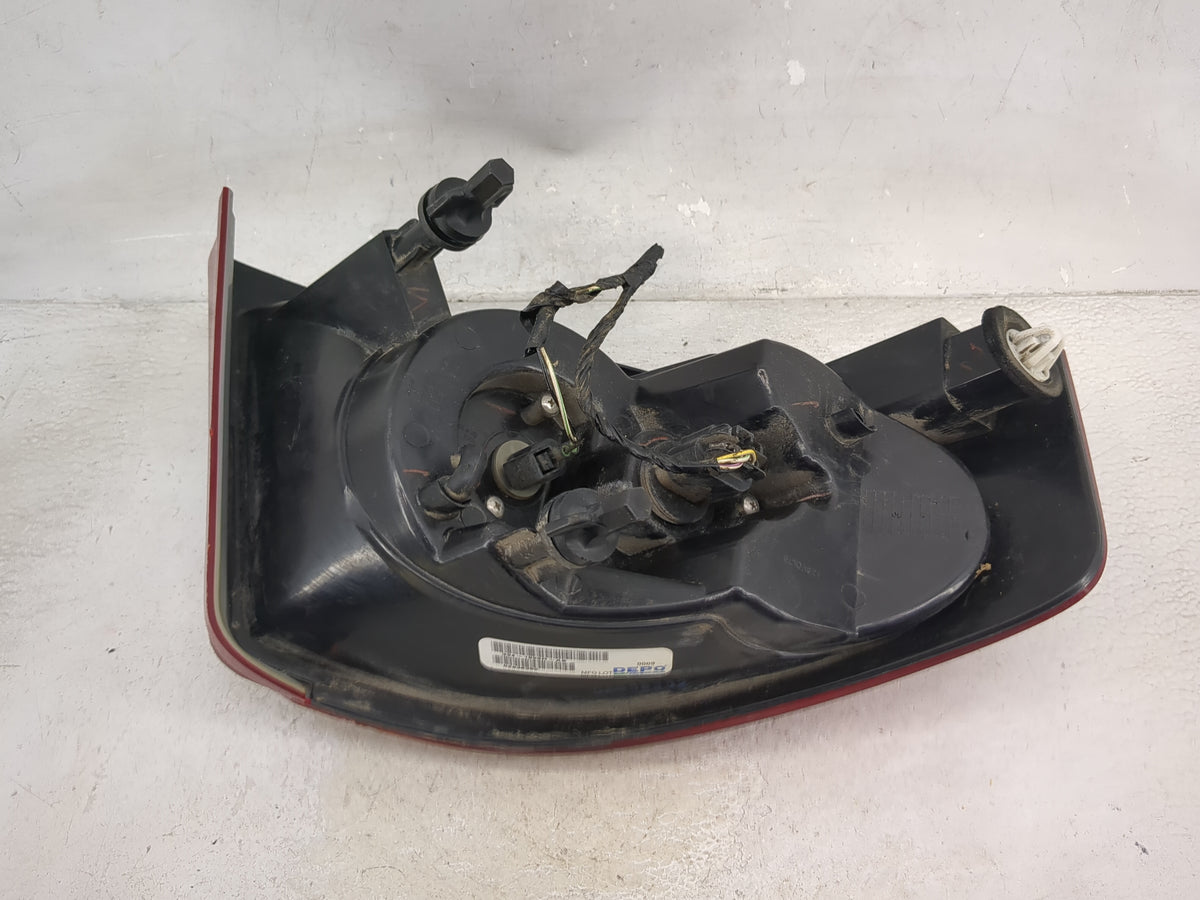 2011-2014 Dodge Avenger Tail Light Assembly Passenger Right OEM Fits Fits 2011 2012 2013 2014 OEM Used Auto Parts - Oemuseda