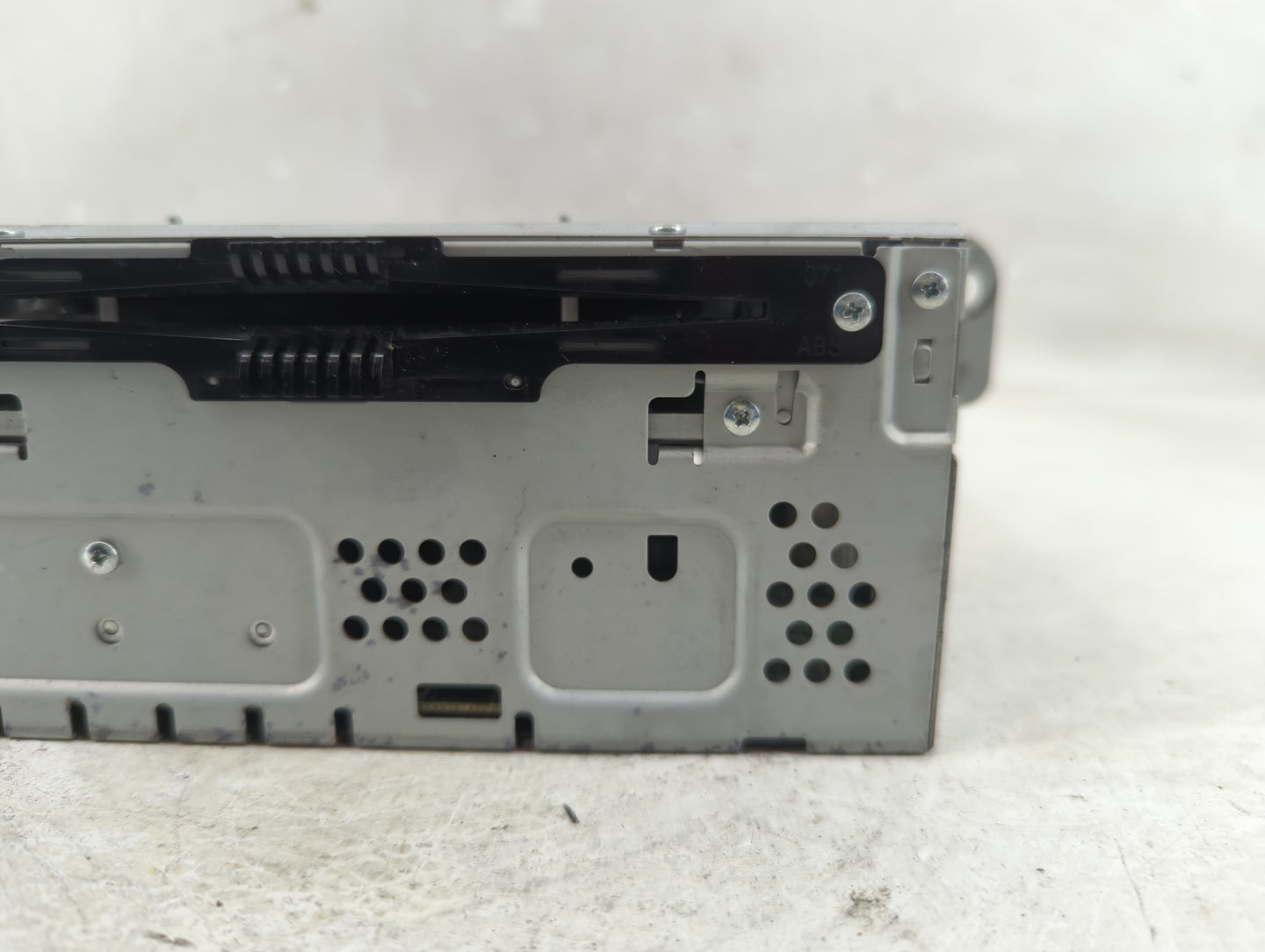 2011-2012 Dodge Caliber Radio AM FM Cd Player Receiver Replacement Fits Fits 2011 2012 OEM Used Auto Parts - Oemusedautopart