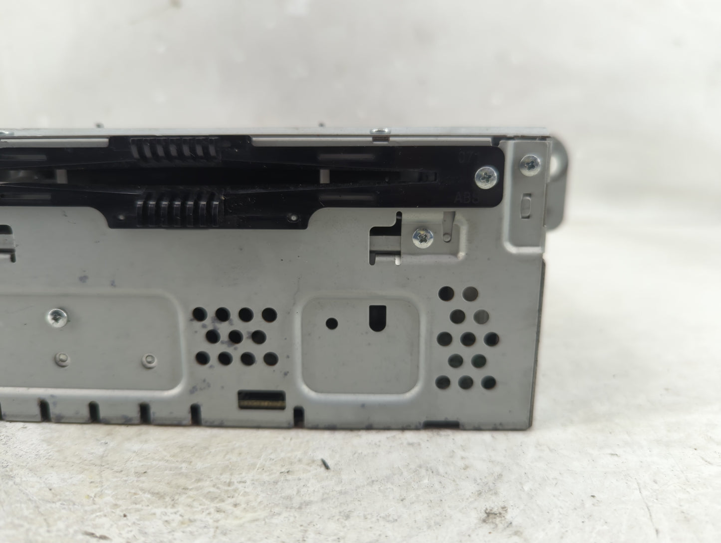 2011-2012 Dodge Caliber Radio AM FM Cd Player Receiver Replacement Fits Fits 2011 2012 OEM Used Auto Parts - Oemusedautopart