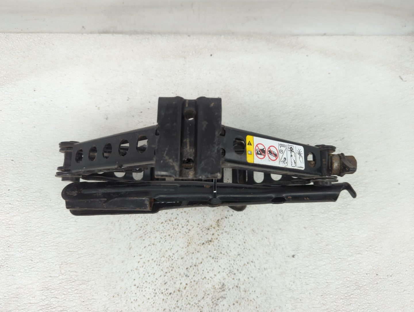 2011 Dodge Caliber Spare Scissor Car Jack 1049742 - Oemusedautoparts1.com