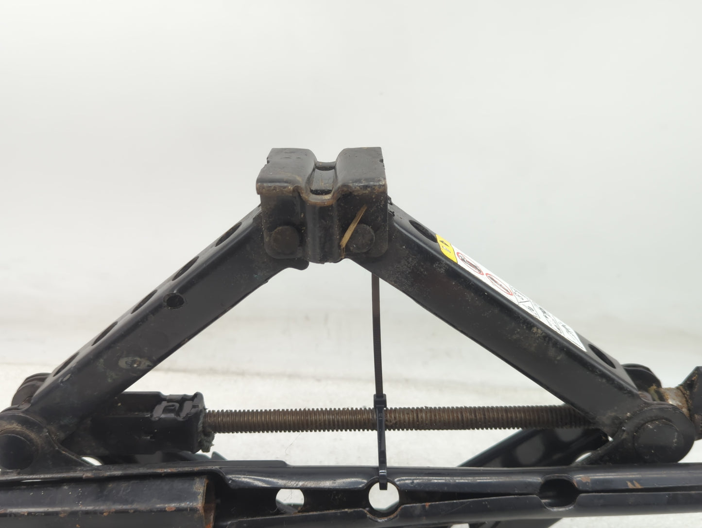 2011 Dodge Caliber Spare Scissor Car Jack 1049742 - Oemusedautoparts1.com