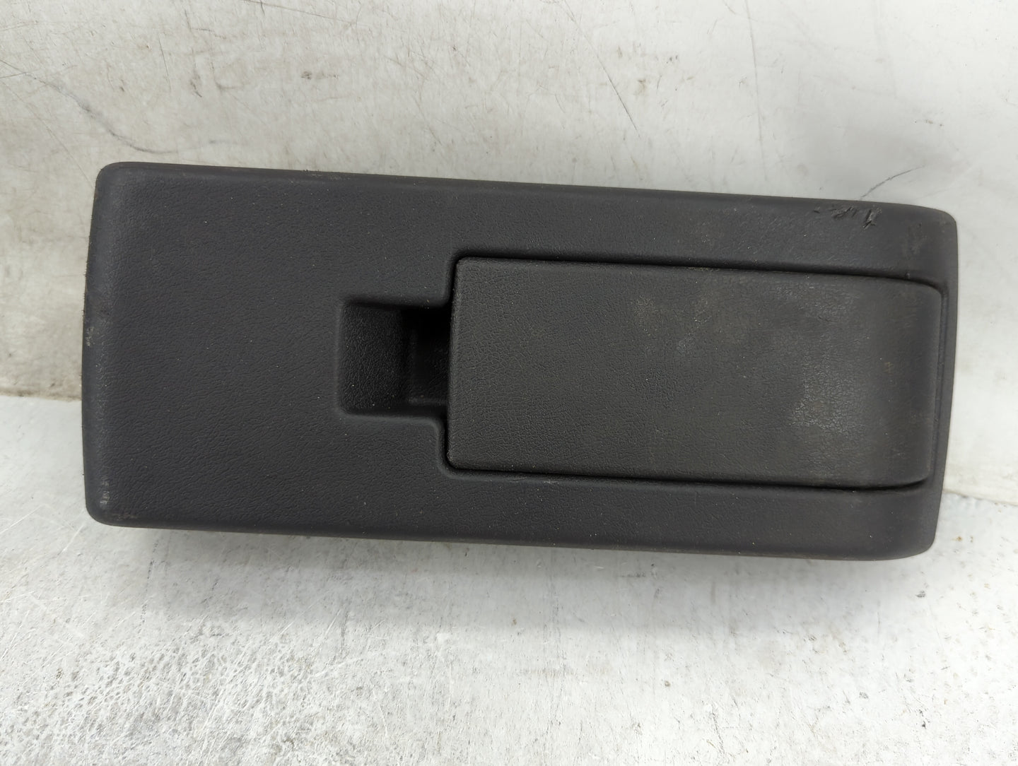 2007-2009 Dodge Caliber Center Console Armrest Cover Lid Fits Fits 2007 2008 2009 OEM Used Auto Parts - Oemusedautoparts1.co