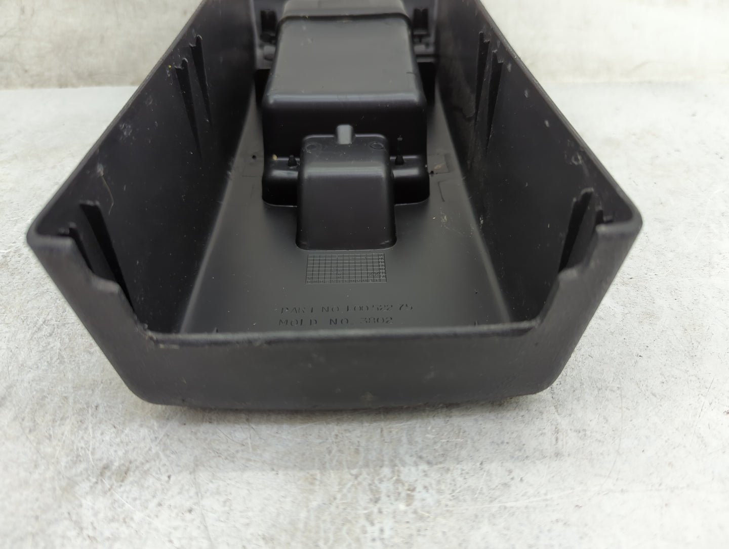 2007-2009 Dodge Caliber Center Console Armrest Cover Lid Fits Fits 2007 2008 2009 OEM Used Auto Parts - Oemusedautoparts1.co