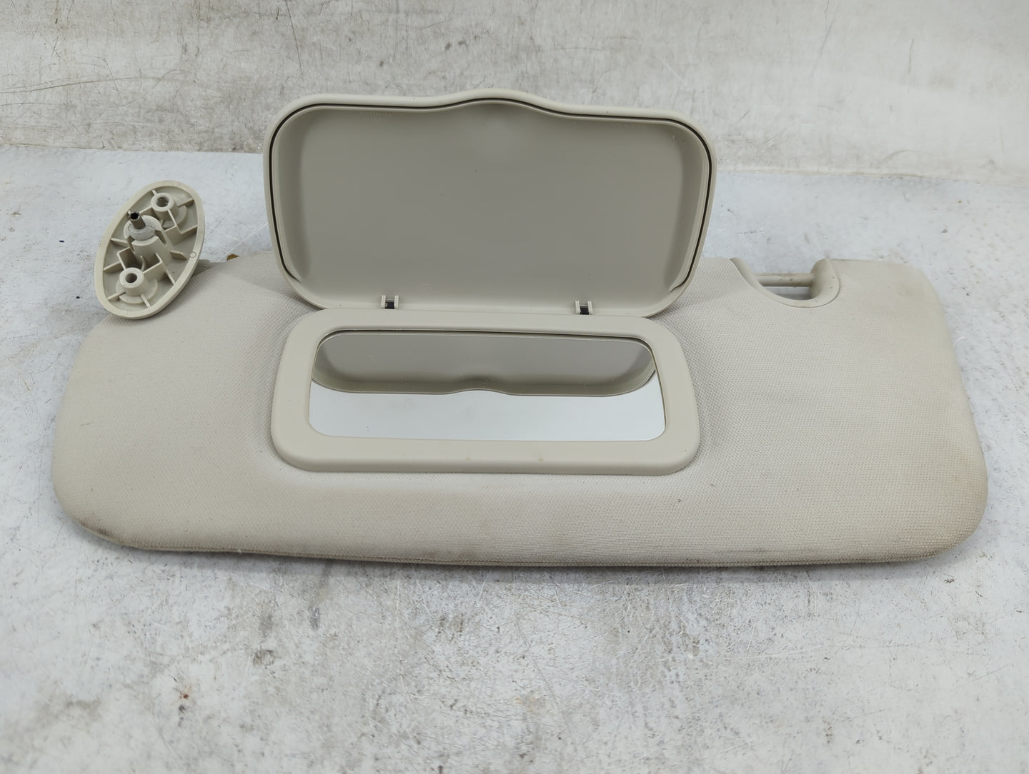2007-2008 Dodge Caliber Sun Visor Shade Replacement Driver Left Mirror Fits Fits 2007 2008 OEM Used Auto Parts - Oemusedauto