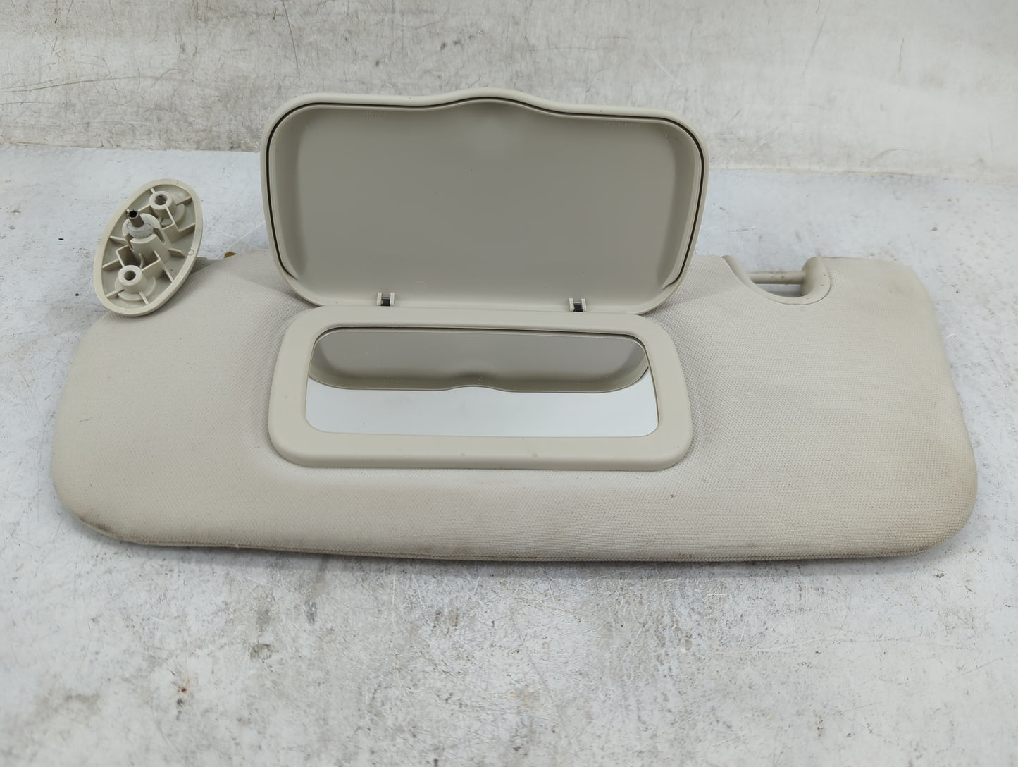 2007-2008 Dodge Caliber Sun Visor Shade Replacement Driver Left Mirror Fits Fits 2007 2008 OEM Used Auto Parts - Oemusedauto