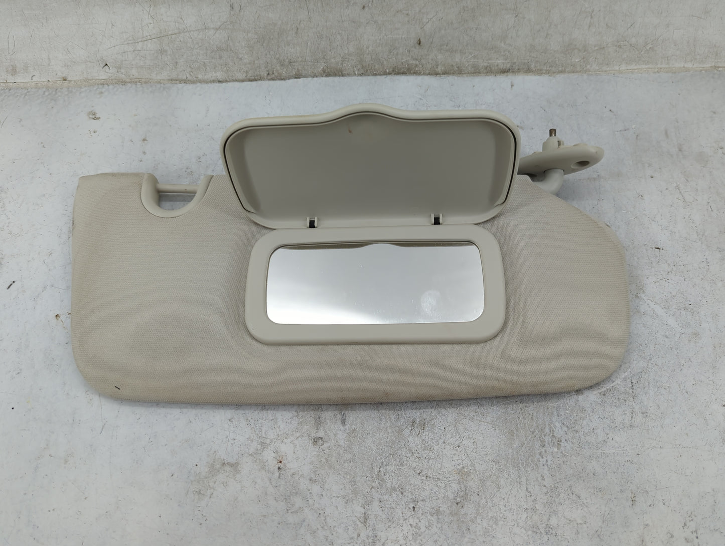 2007-2008 Dodge Caliber Sun Visor Shade Replacement Passenger Right Mirror Fits Fits 2007 2008 OEM Used Auto Parts - Oemused
