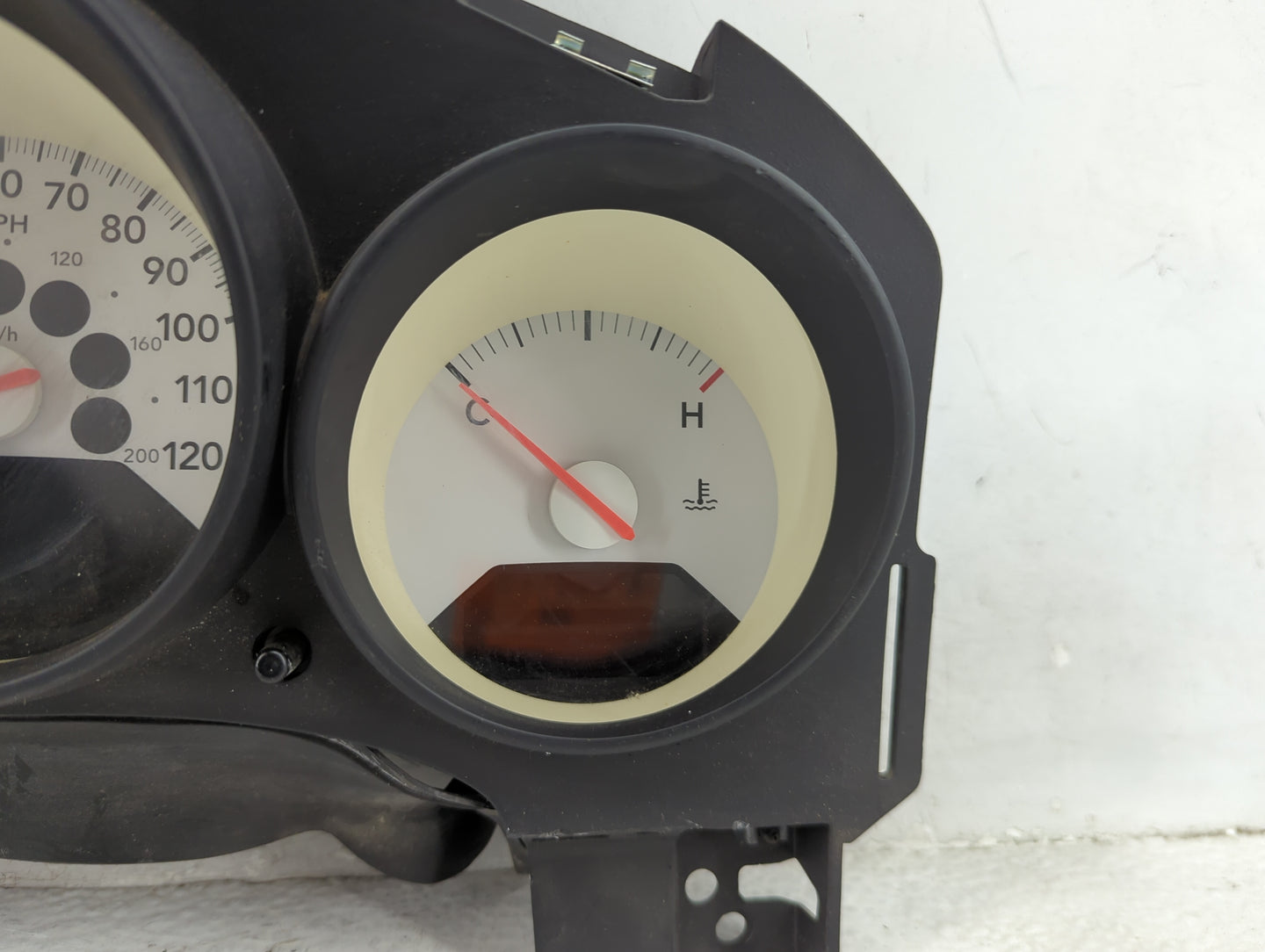 2007-2008 Dodge Caliber Instrument Cluster Speedometer Gauges Fits Fits 2007 2008 OEM Used Auto Parts - Oemusedautoparts1.co