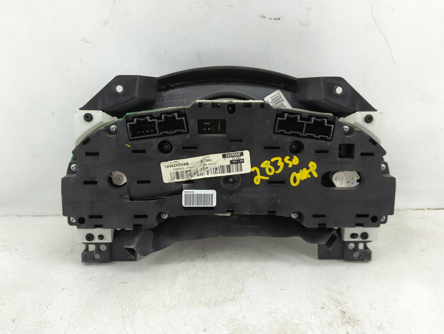 2007-2008 Dodge Caliber Instrument Cluster Speedometer Gauges Fits Fits 2007 2008 OEM Used Auto Parts - Oemusedautoparts1.co