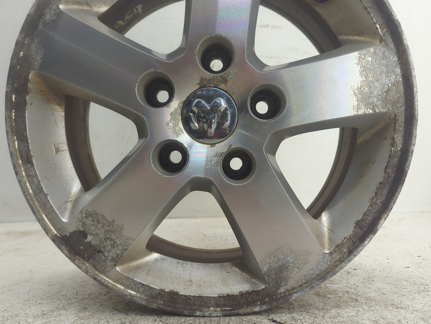Dodge Caravan Oem Wheel Rim 1157182 - Oemusedautoparts1.com