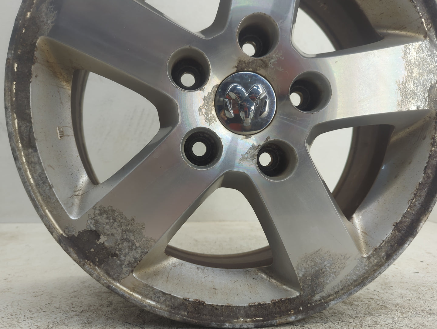 Dodge Caravan Oem Wheel Rim 1157182 - Oemusedautoparts1.com