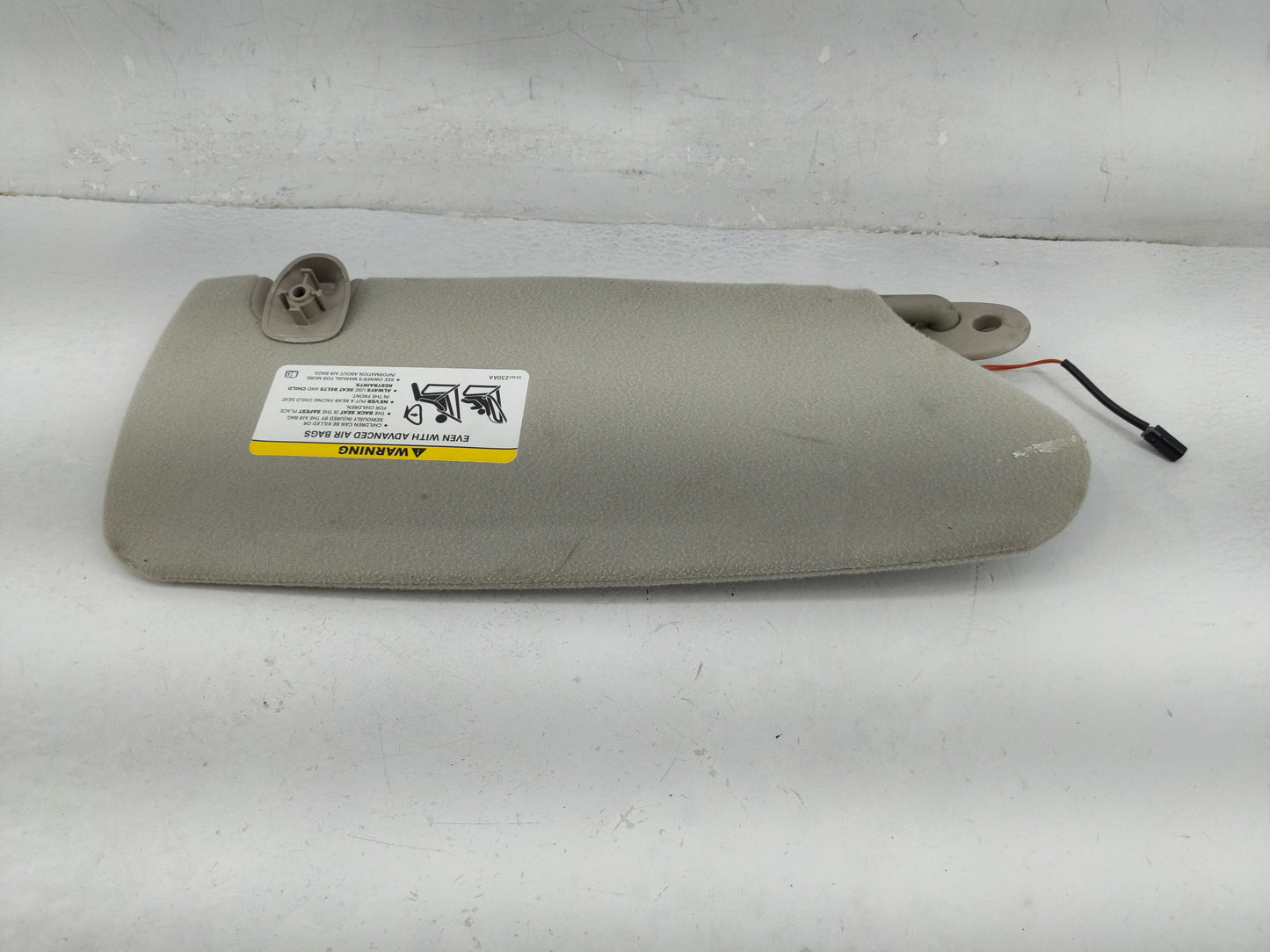 2004-2007 Dodge Caravan Sun Visor Shade Replacement Driver Left Mirror Fits Fits 2004 2005 2006 2007 OEM Used Auto Parts - O
