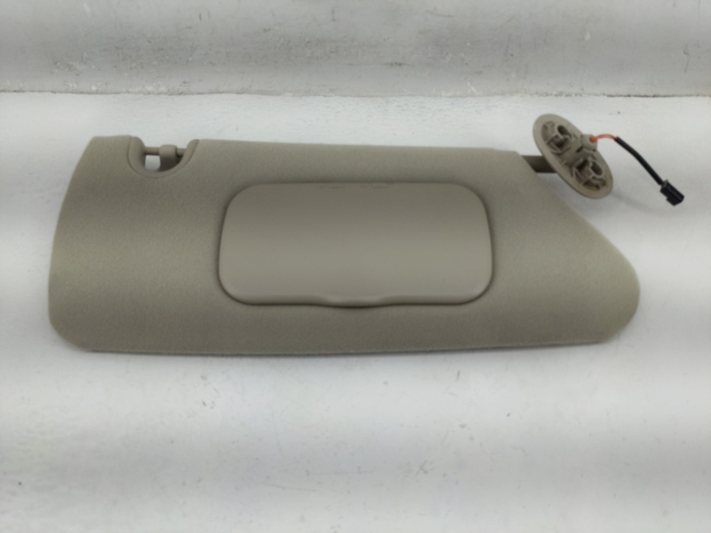 2004-2007 Dodge Caravan Sun Visor Shade Replacement Passenger Right Mirror Fits Fits 2004 2005 2006 2007 OEM Used Auto Parts
