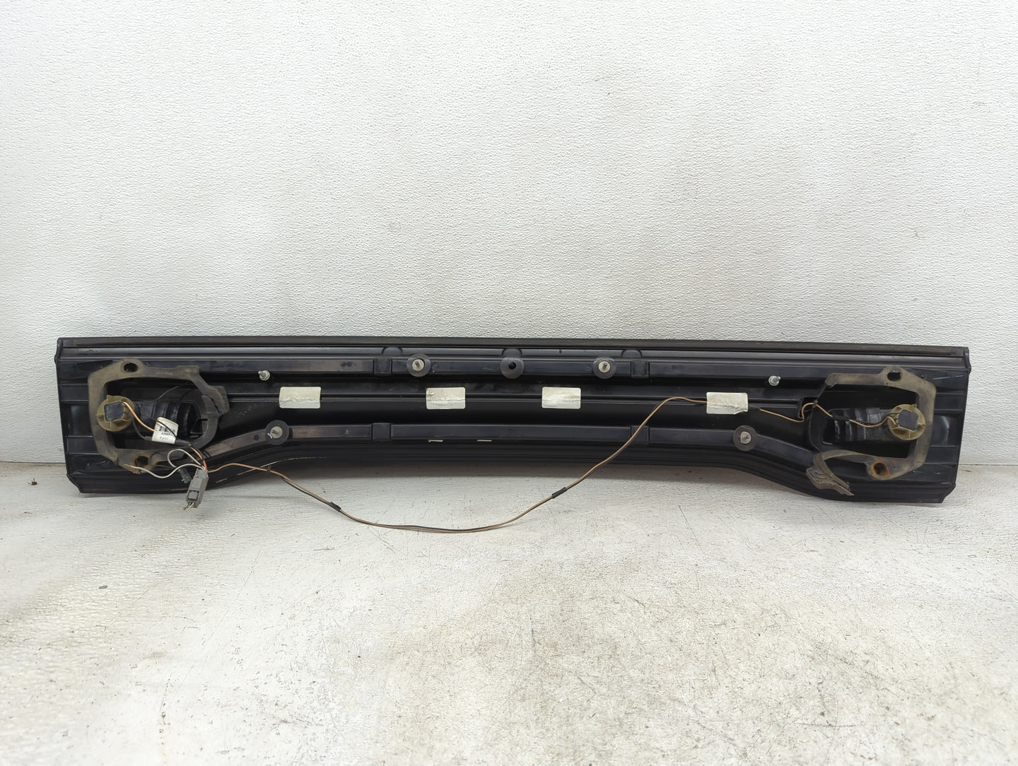 2011-2014 Dodge Charger Driver Left Side Deck Lid Mounted Tail Light - Oemusedautoparts1.com