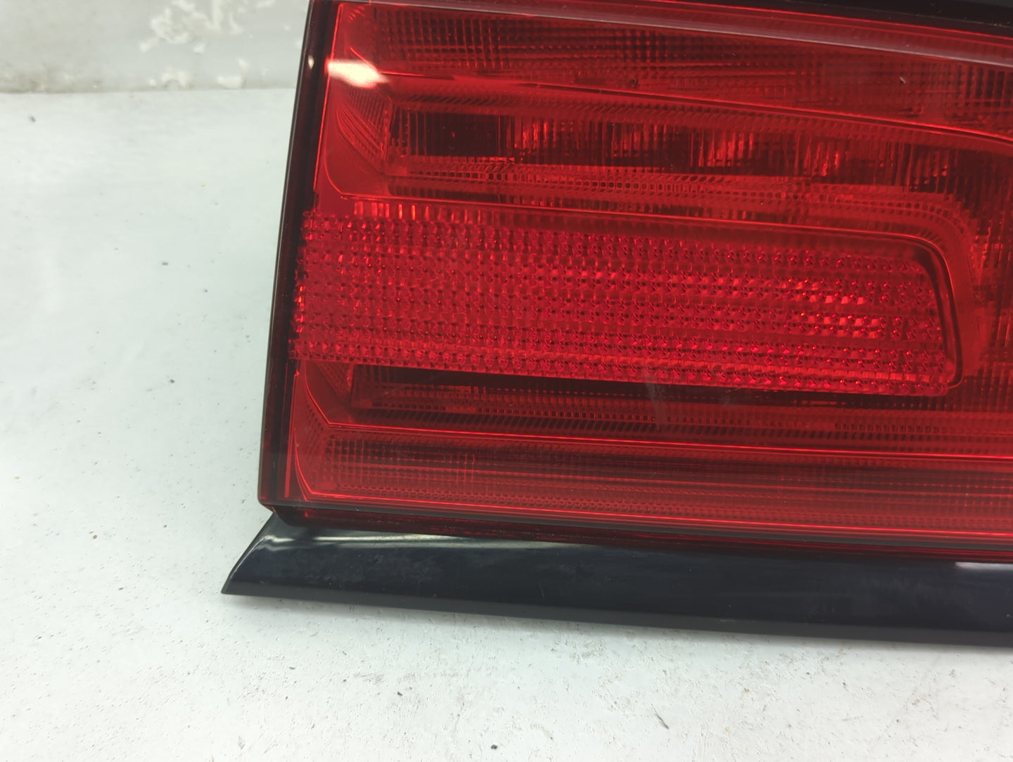 2011-2014 Dodge Charger Tail Light Assembly Passenger Right OEM Fits Fits 2011 2012 2013 2014 OEM Used Auto Parts - Oemuseda