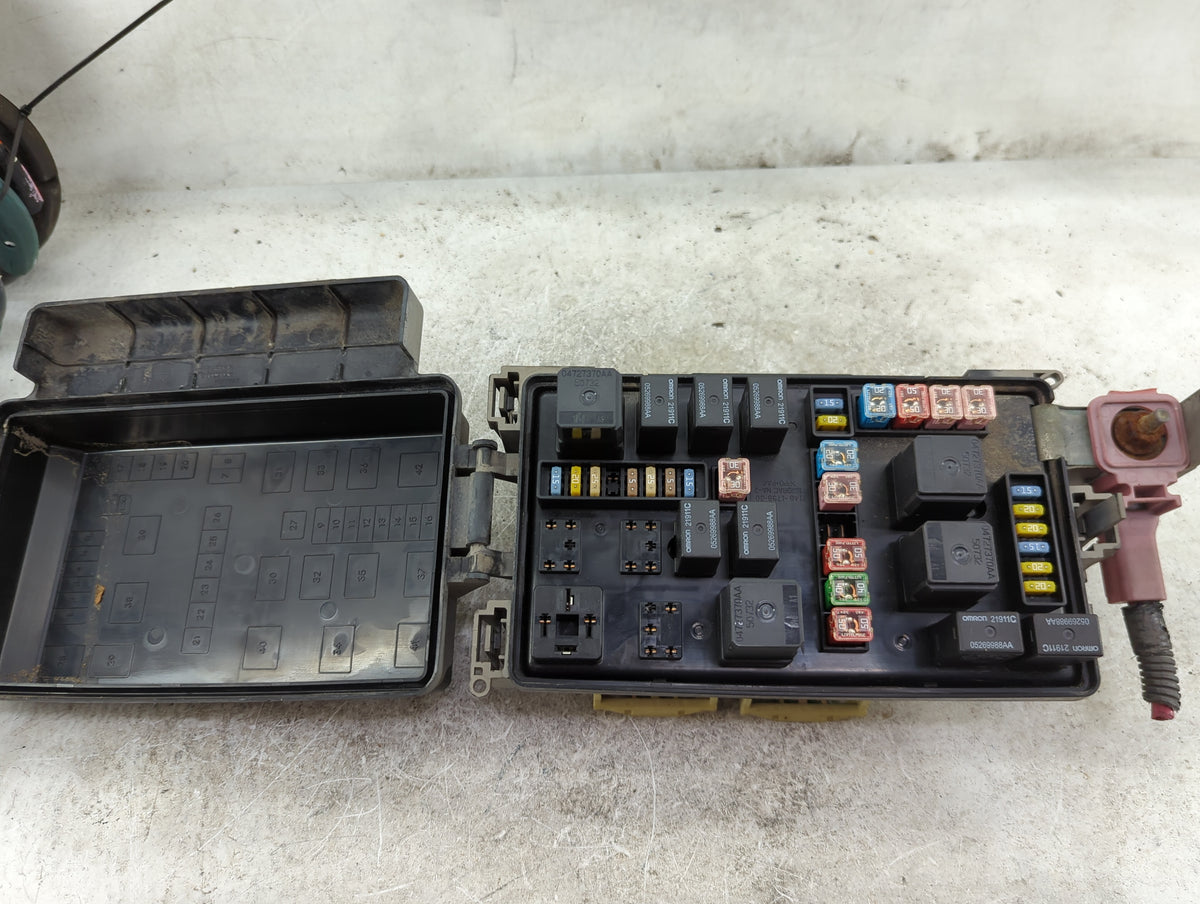 2006-2007 Dodge Charger Fusebox Fuse Box Panel Relay Module Fits Fits 2006 2007 OEM Used Auto Parts - Oemusedautoparts1.com