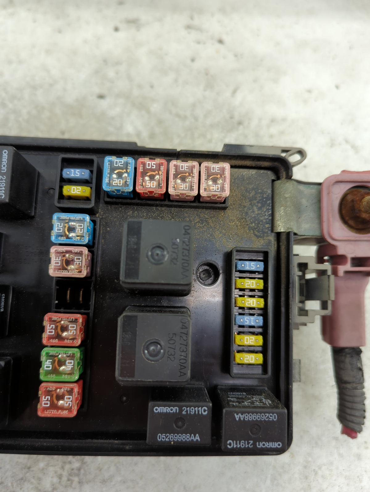 2006-2007 Dodge Charger Fusebox Fuse Box Panel Relay Module Fits Fits 2006 2007 OEM Used Auto Parts - Oemusedautoparts1.com