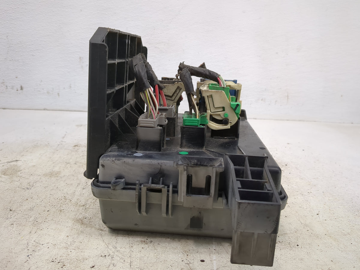 2008 Dodge Charger Fusebox Fuse Box Panel Relay Module Fits OEM Used Auto Parts - Oemusedautoparts1.com