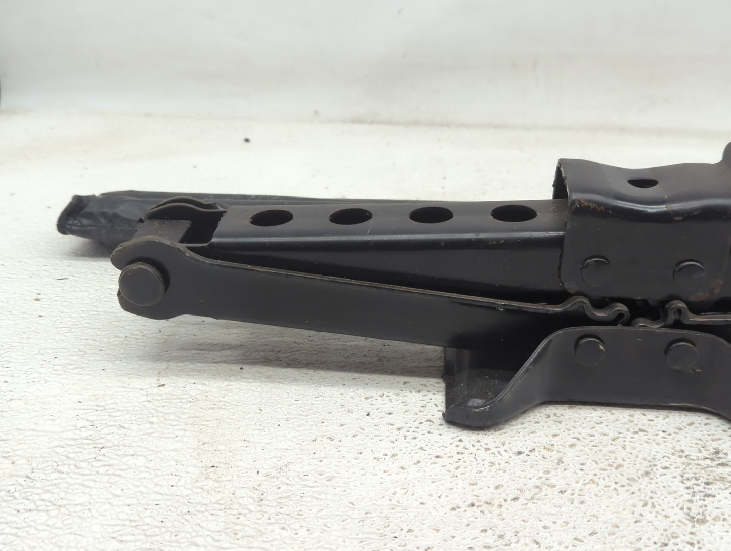 Dodge Dakota Spare Scissor Car Jack 934002 - Oemusedautoparts1.com