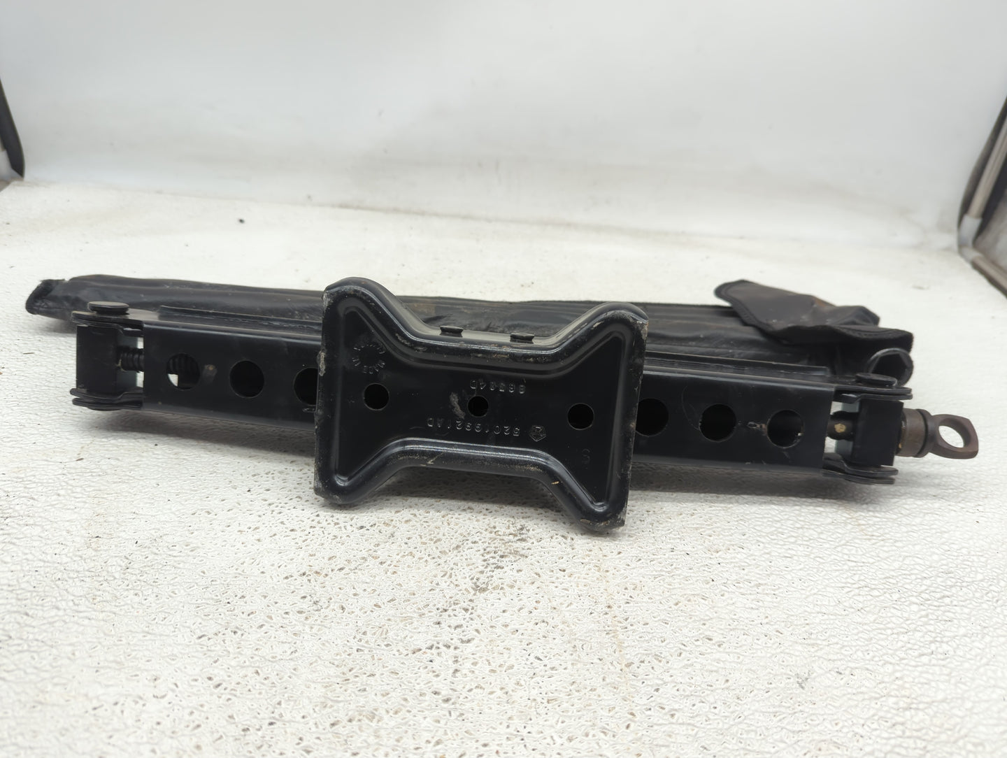 Dodge Dakota Spare Scissor Car Jack 934002 - Oemusedautoparts1.com