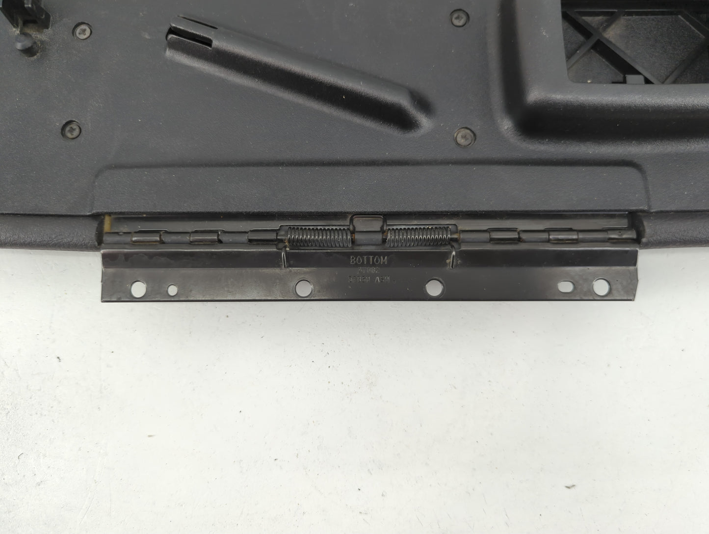 2002-2004 Dodge Dakota Center Console Armrest Cover Lid Fits Fits 2002 2003 2004 OEM Used Auto Parts - Oemusedautoparts1.com