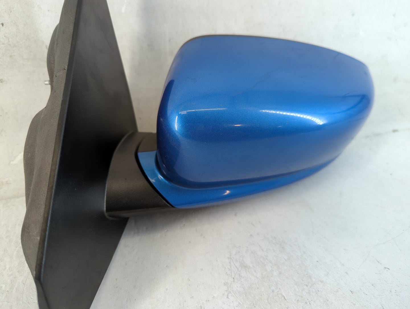 Dodge Dart Driver Left Side View Manual Door Mirror - Oemusedautoparts1.com