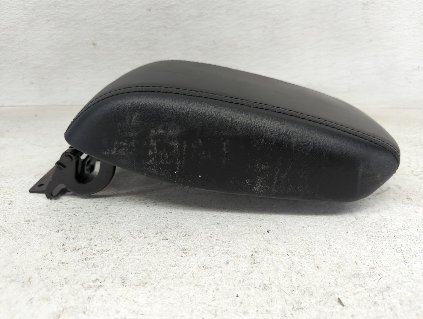 2013-2015 Dodge Dart Center Console Armrest Cover Lid Fits Fits 2013 2014 2015 OEM Used Auto Parts - Oemusedautoparts1.com