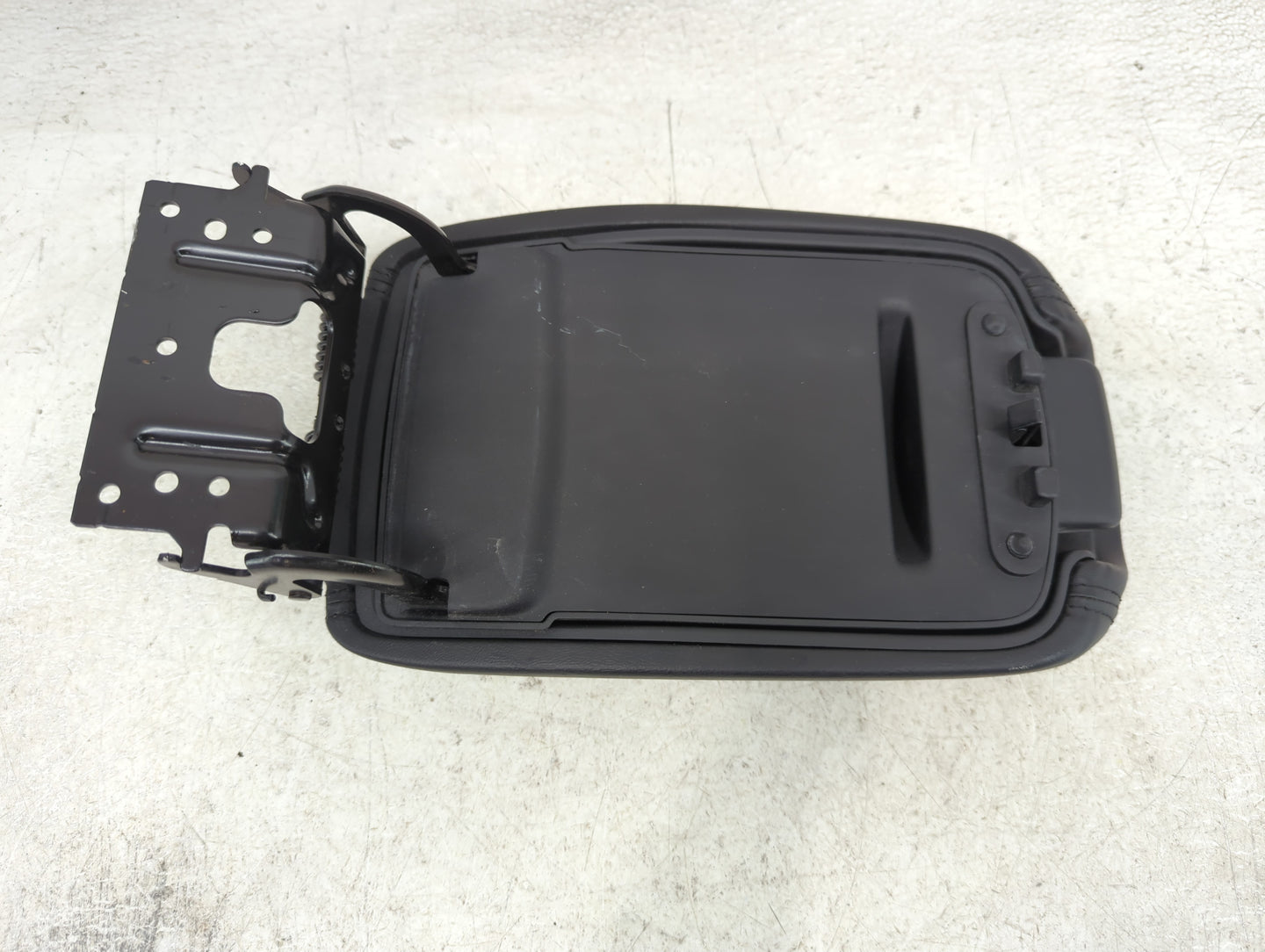 2013-2015 Dodge Dart Center Console Armrest Cover Lid Fits Fits 2013 2014 2015 OEM Used Auto Parts - Oemusedautoparts1.com