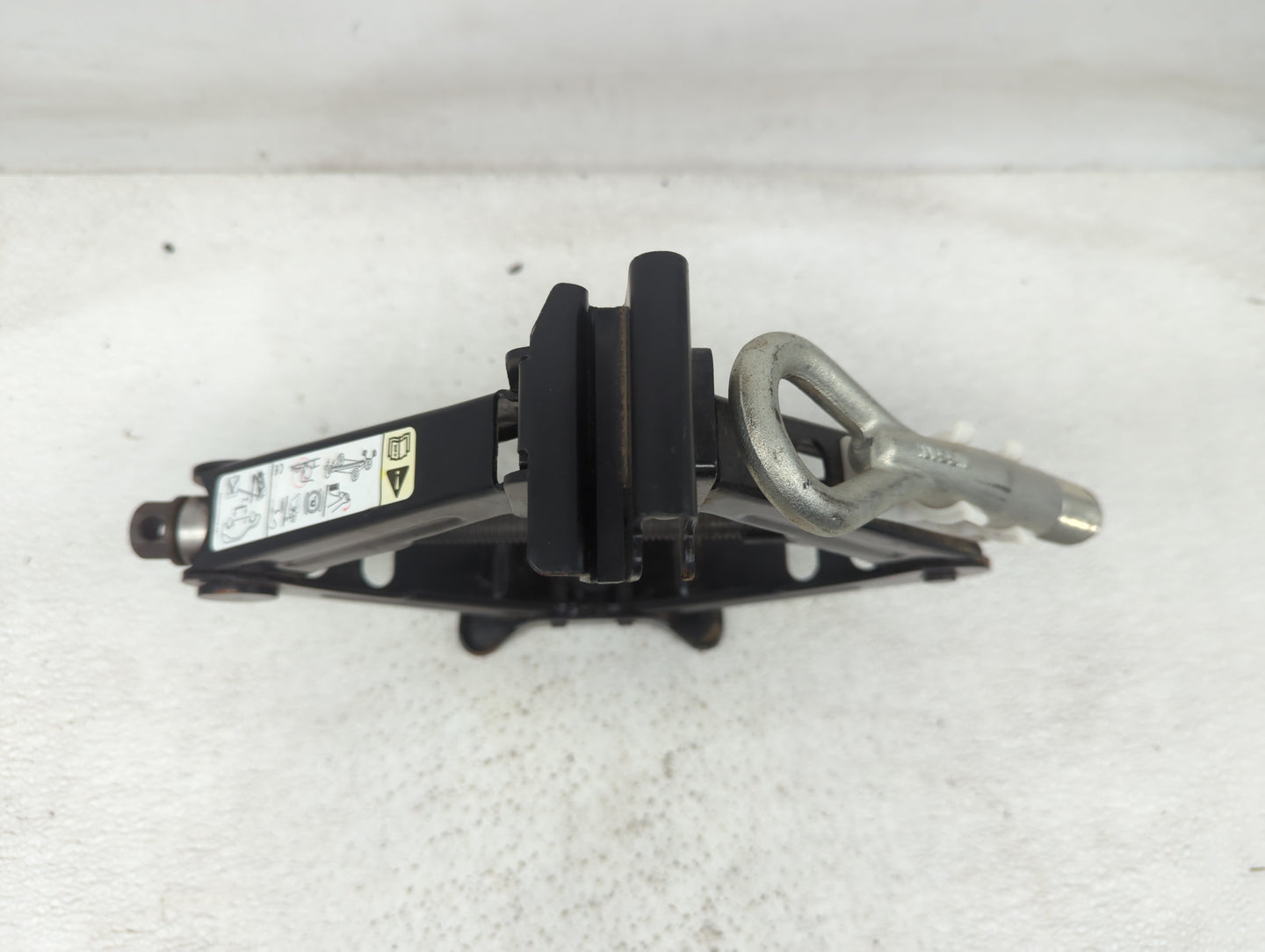 2016 Dodge Dart Spare Scissor Car Jack - Oemusedautoparts1.com