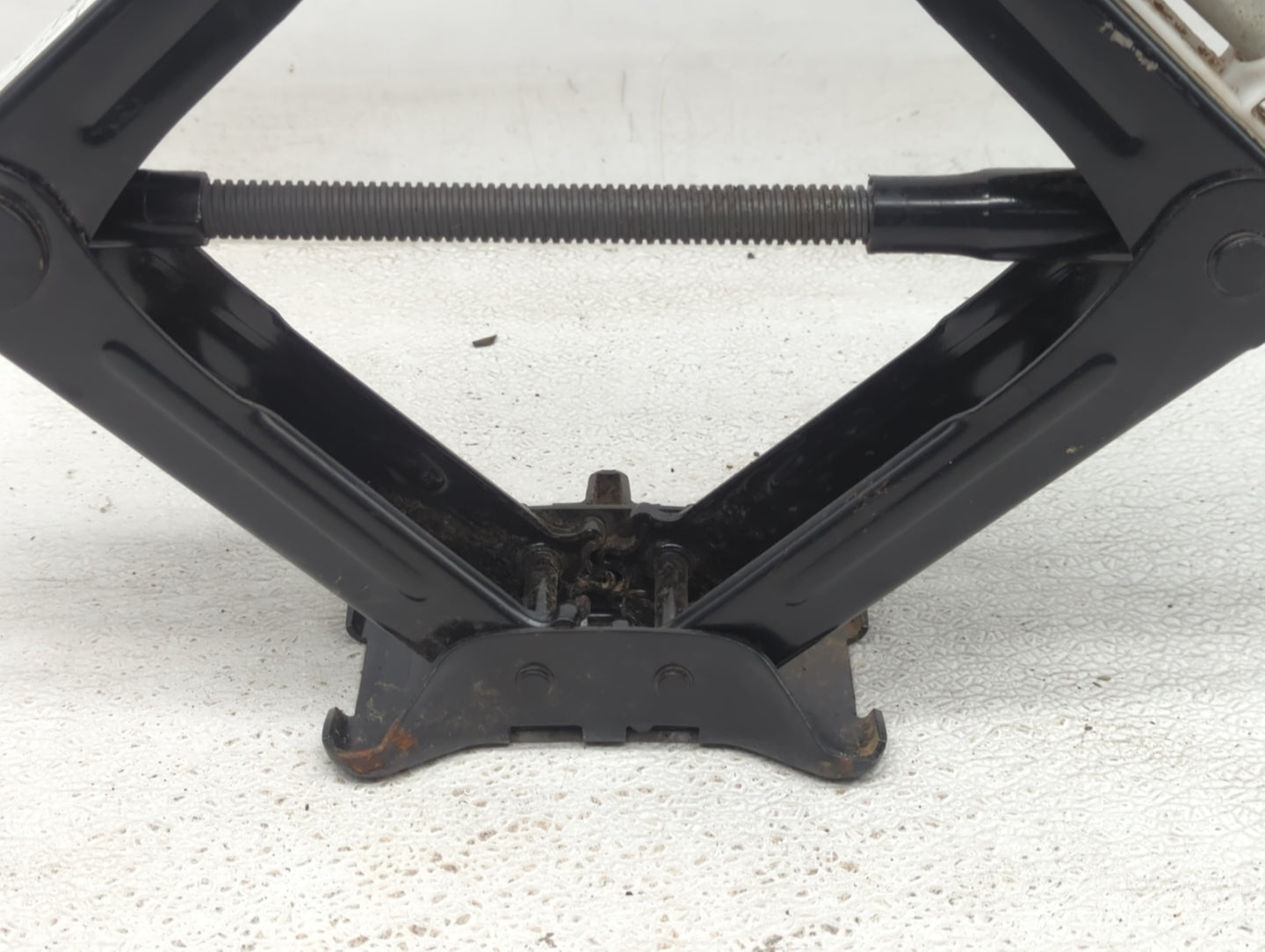 2016 Dodge Dart Spare Scissor Car Jack - Oemusedautoparts1.com