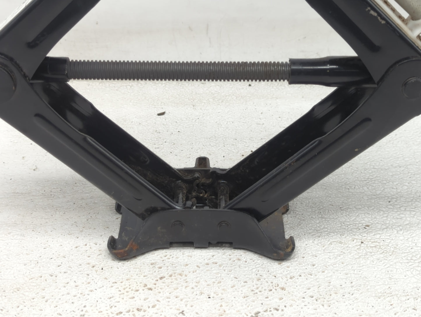 2016 Dodge Dart Spare Scissor Car Jack - Oemusedautoparts1.com
