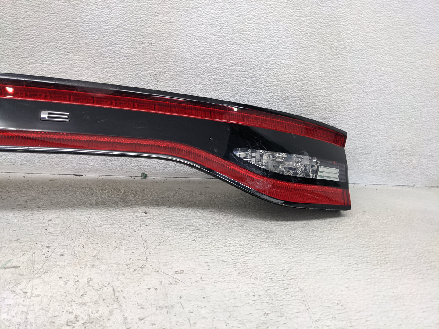 2013-2016 Dodge Dart Driver Left Side Deck Lid Mounted Tail Light - Oemusedautoparts1.com