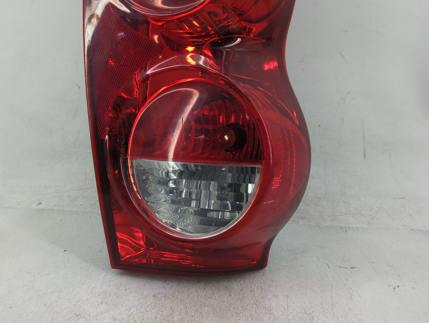 2004-2009 Dodge Durango Tail Light Assembly Passenger Right OEM Fits Fits 2004 2005 2006 2007 2008 2009 OEM Used Auto Parts 