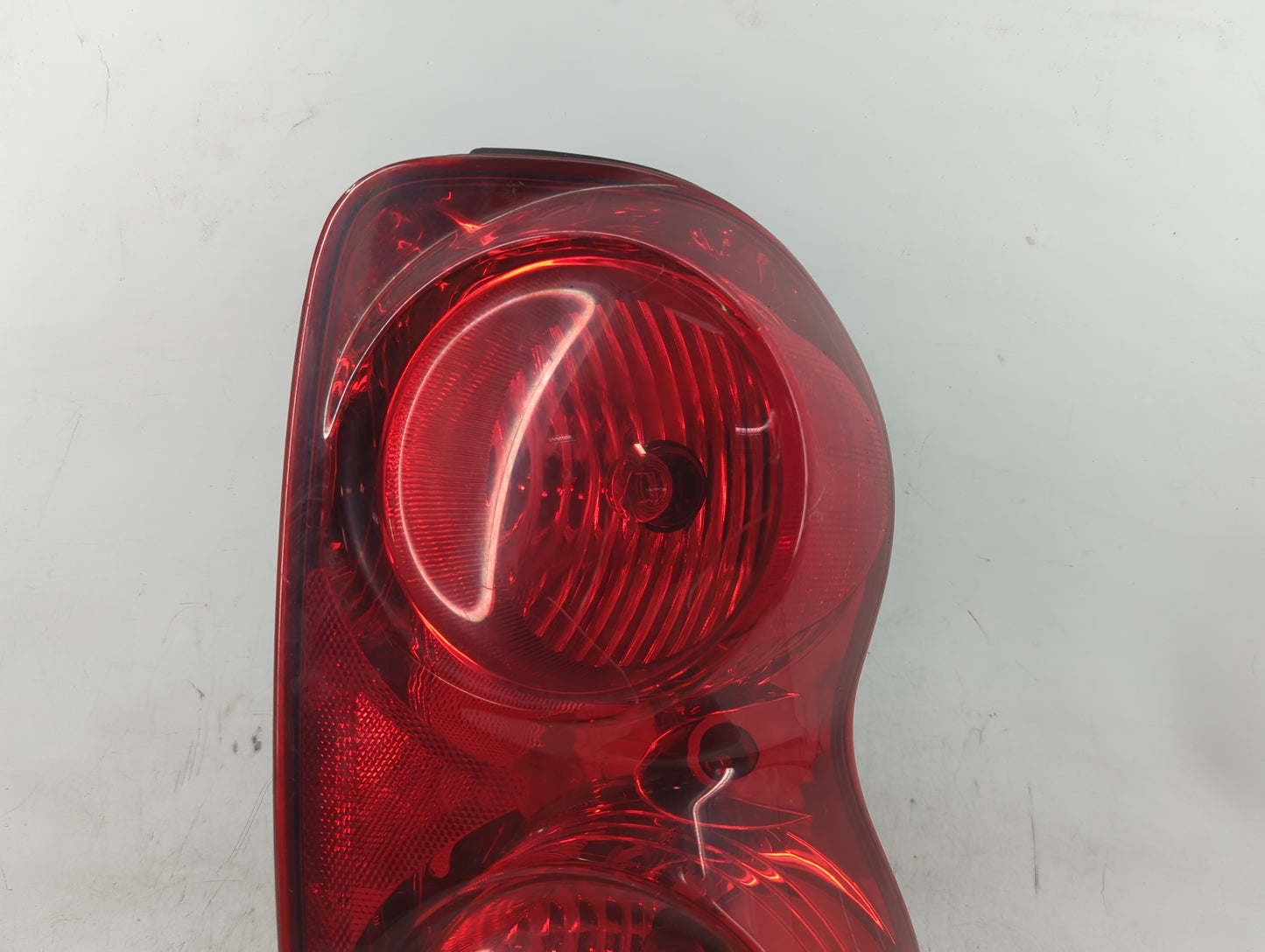 2004-2009 Dodge Durango Tail Light Assembly Passenger Right OEM Fits Fits 2004 2005 2006 2007 2008 2009 OEM Used Auto Parts 