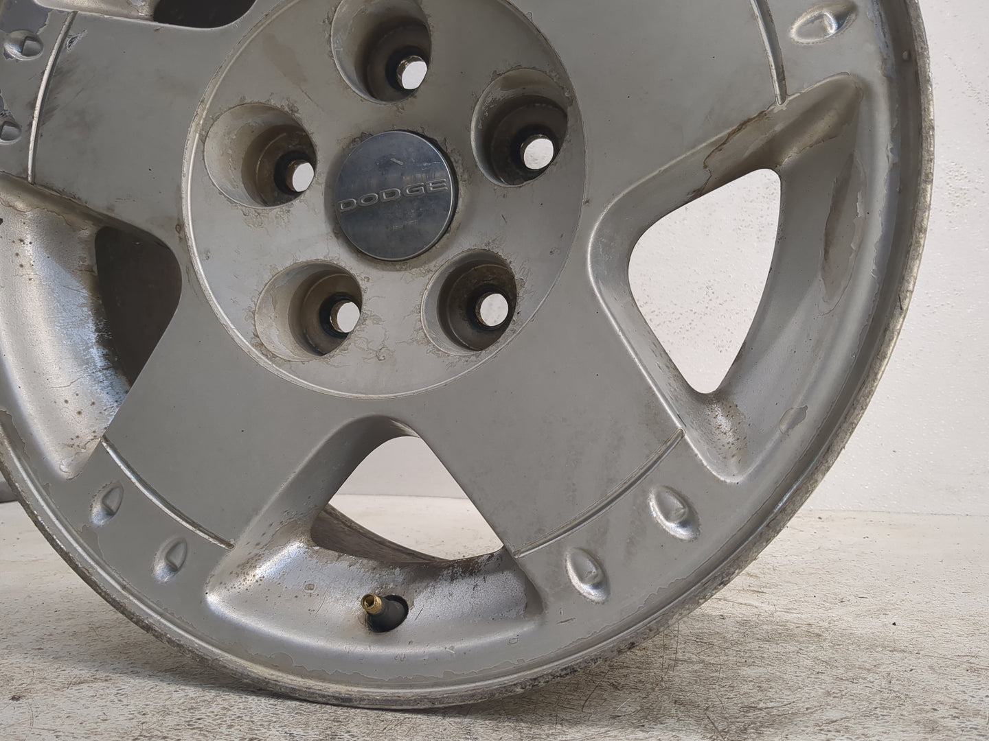 2005-2005 Dodge Durango Oem Wheel Rim 1151917 - Oemusedautoparts1.com
