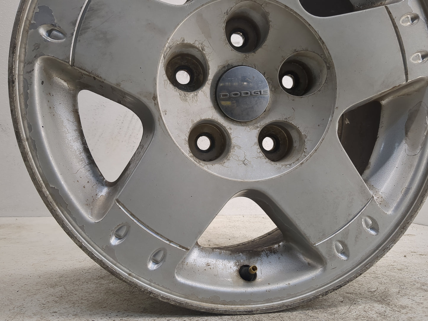 2005-2005 Dodge Durango Oem Wheel Rim 1151917 - Oemusedautoparts1.com