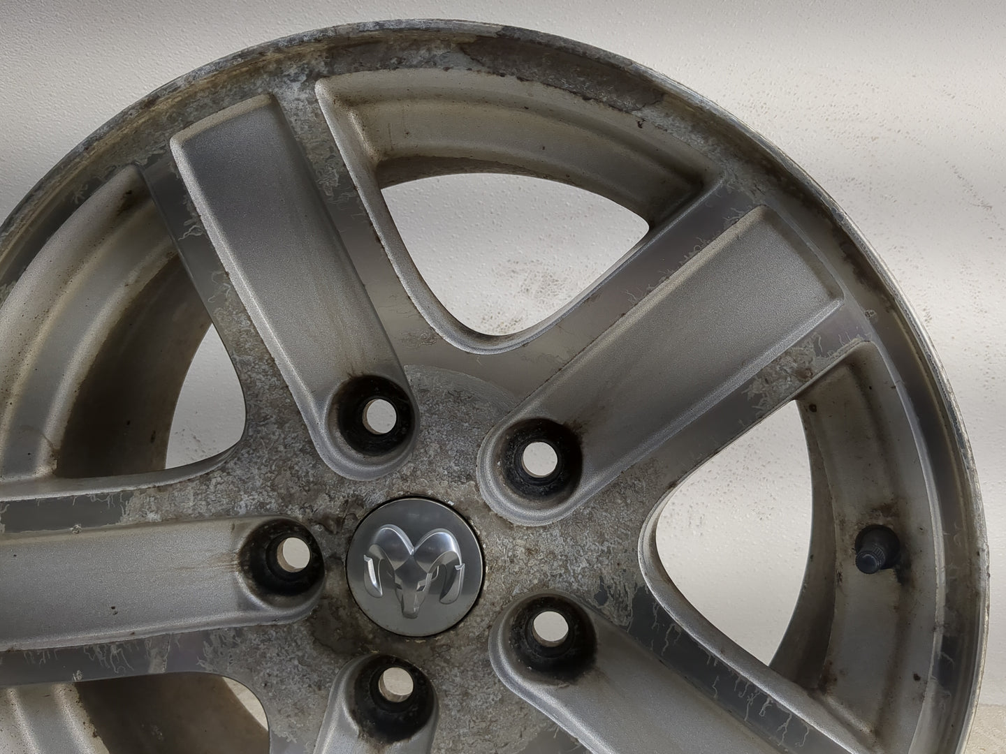 2004-2007 Dodge Durango Oem Wheel Rim 1227732 - Oemusedautoparts1.com