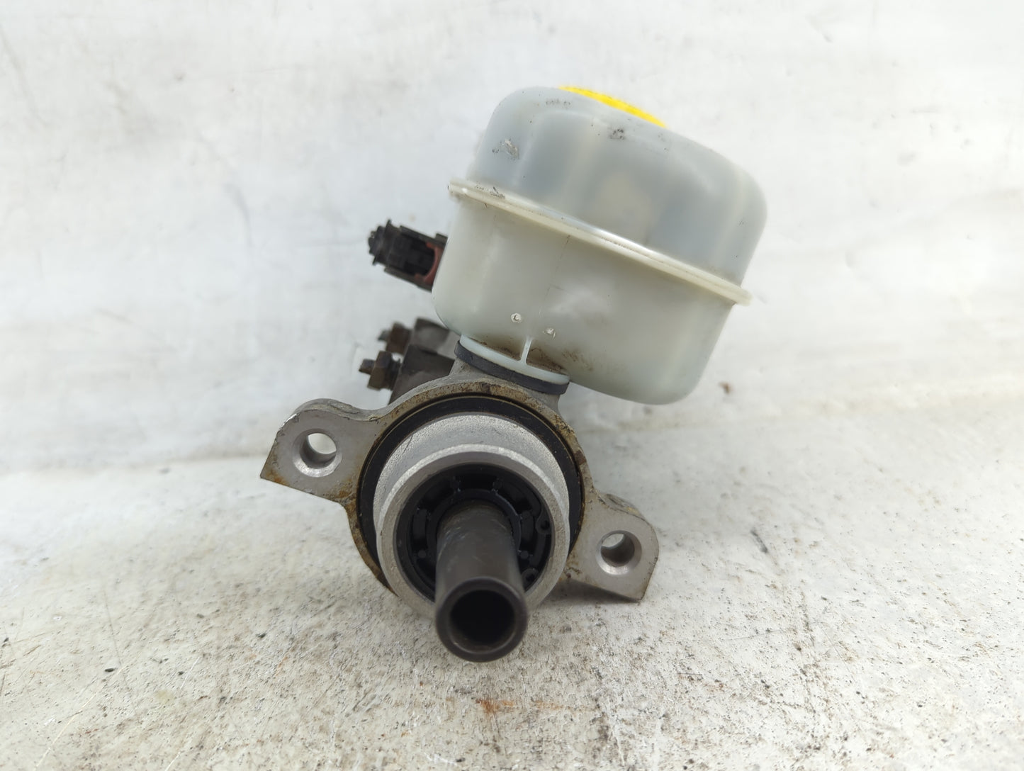 2002-2003 Dodge Durango Brake Master Cylinder - Oemusedautoparts1.com