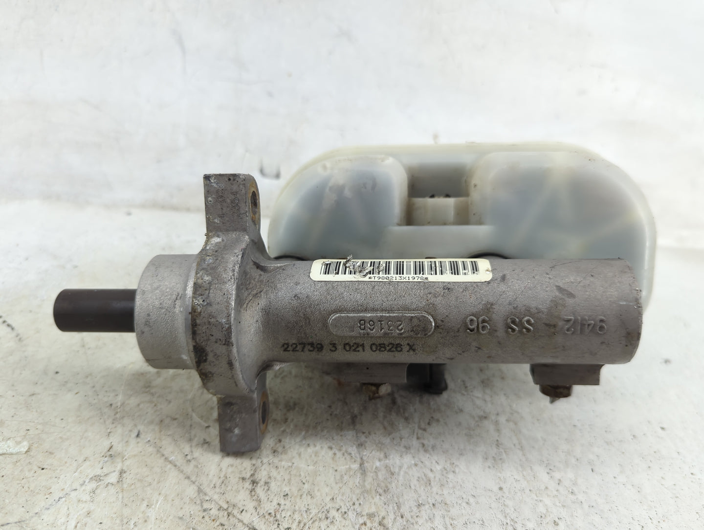 2002-2003 Dodge Durango Brake Master Cylinder - Oemusedautoparts1.com