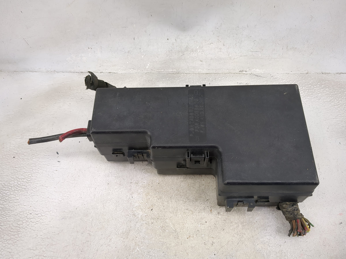 2000-2003 Dodge Durango Fusebox Fuse Box Panel Relay Module Fits Fits 2000 2001 2002 2003 OEM Used Auto Parts - Oemusedautop