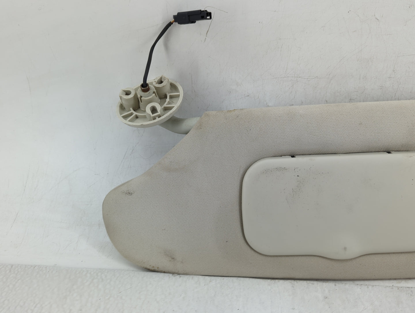 2008-2010 Dodge Grand Caravan Sun Visor Shade Replacement Driver Left Mirror Fits Fits 2008 2009 2010 OEM Used Auto Parts - 