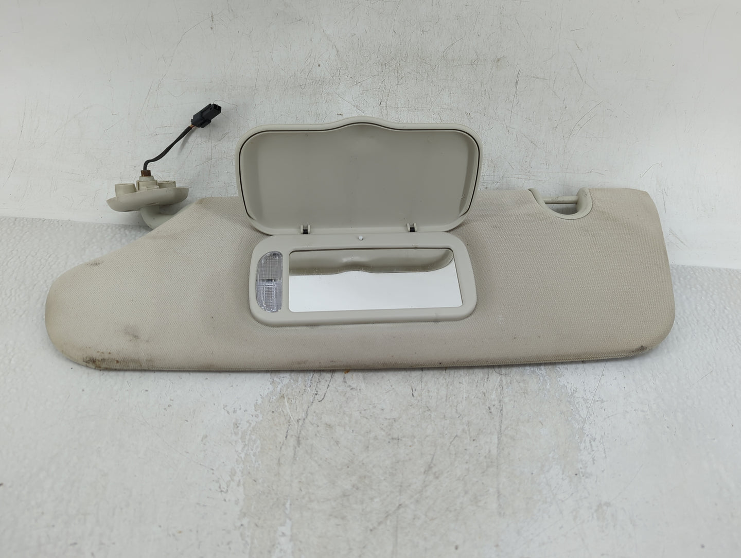 2008-2010 Dodge Grand Caravan Sun Visor Shade Replacement Driver Left Mirror Fits Fits 2008 2009 2010 OEM Used Auto Parts - 