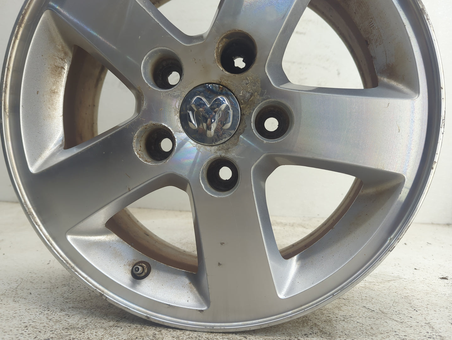 2017-2020 Dodge Grand Caravan Oem Wheel Rim 1120721 - Oemusedautoparts1.com
