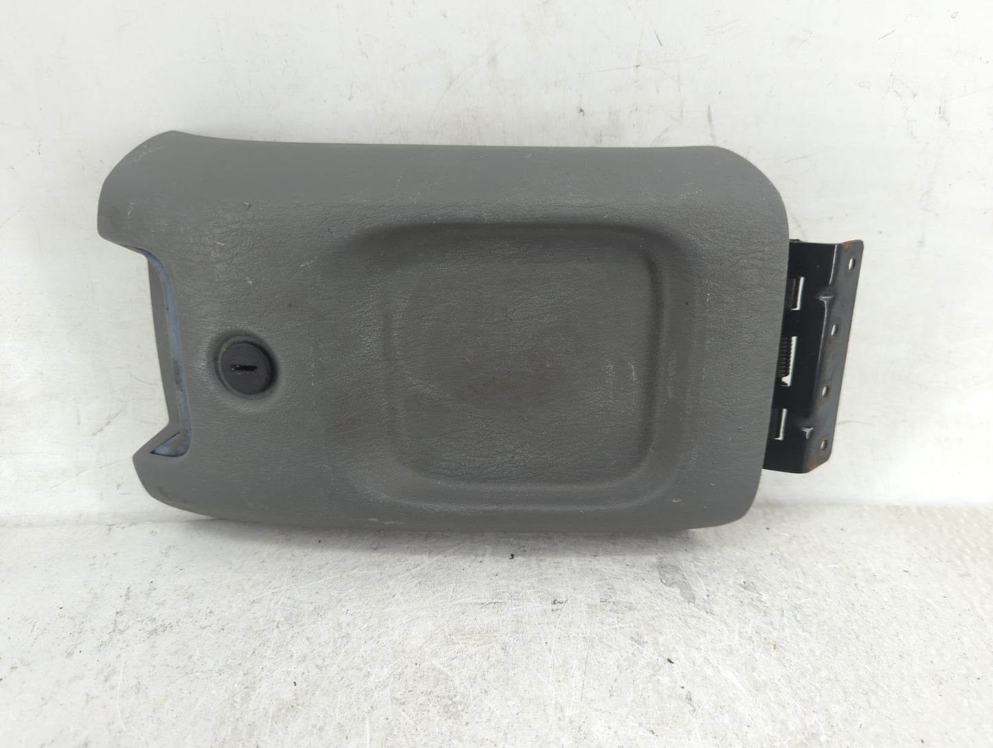 0 Dodge Grand Caravan Center Console Armrest Cover Lid Fits Fits 204 2005 2006 OEM Used Auto Parts - Oemusedautoparts1.com