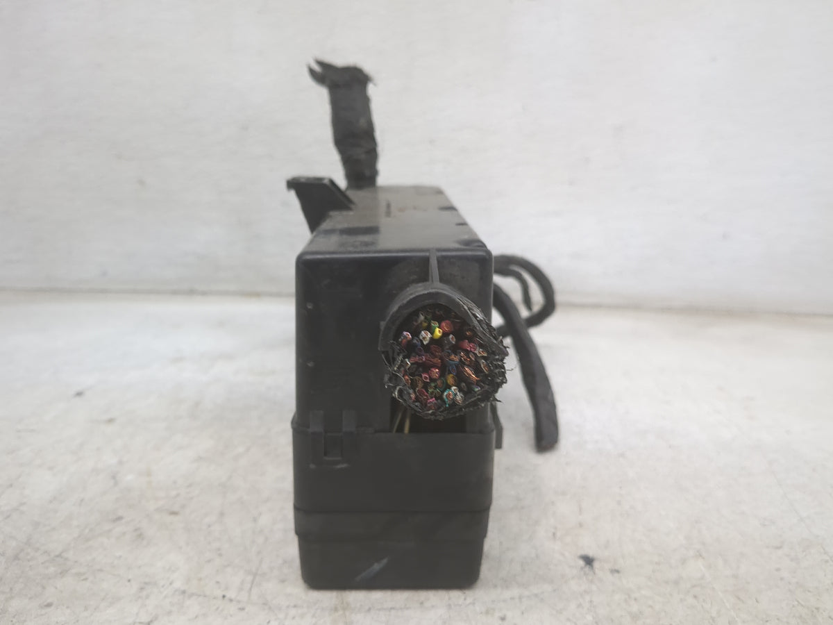 2000-2004 Dodge Intrepid Fusebox Fuse Box Panel Relay Module Fits Fits 2000 2001 2002 2003 2004 OEM Used Auto Parts - Oemuse